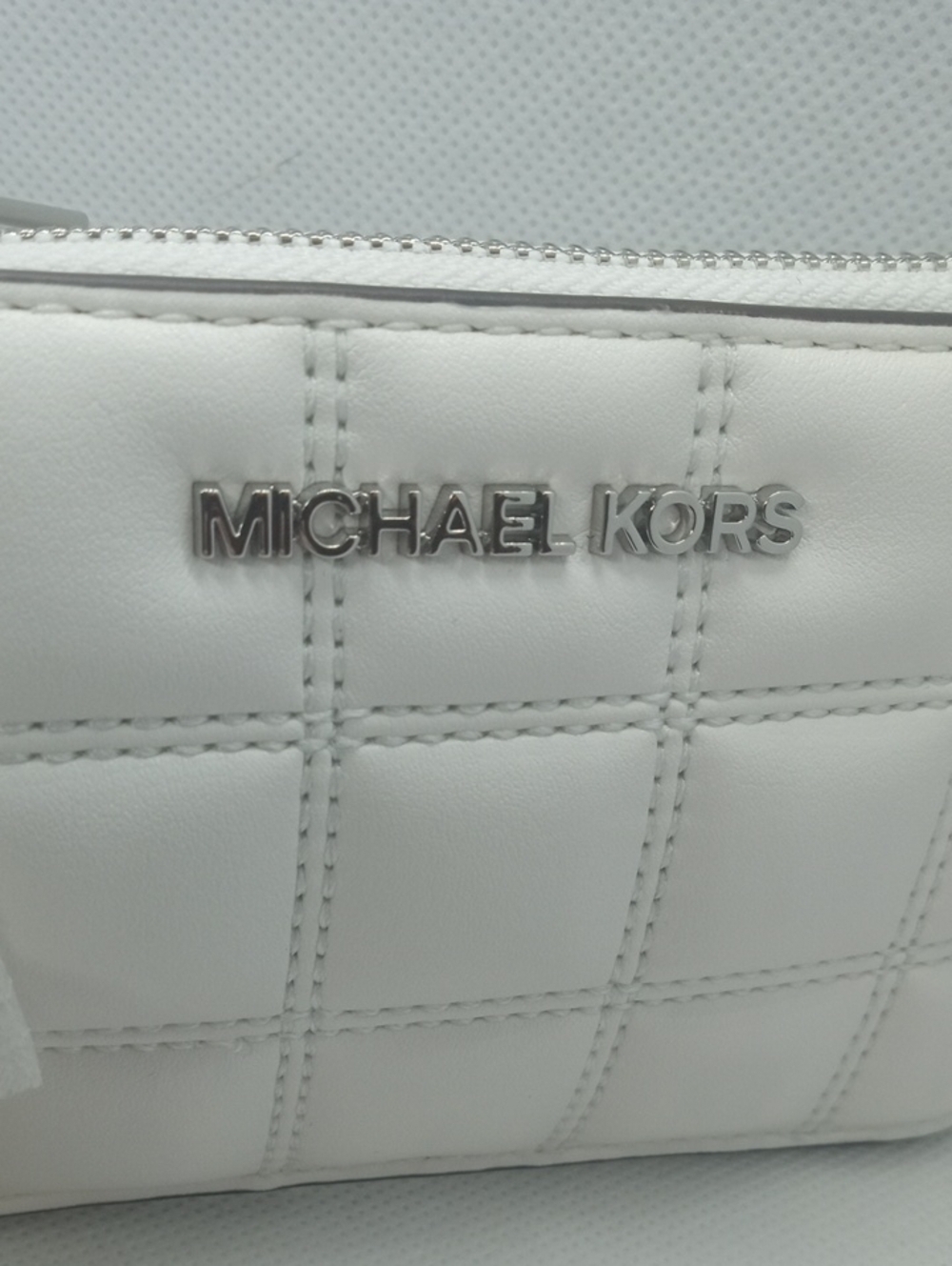 MICHAEL KORS CARD CASE - Picture 3 of 10